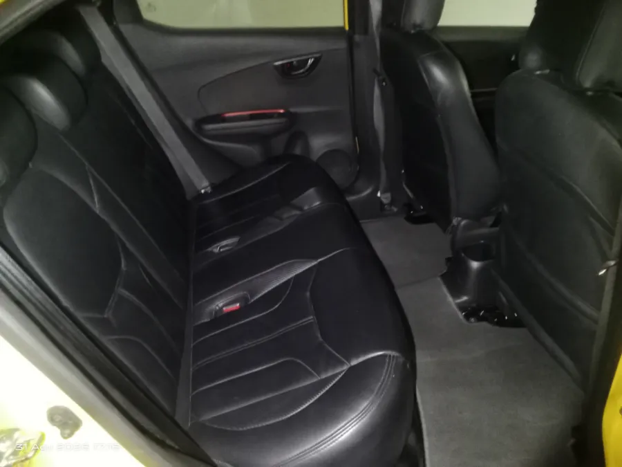 Foto Mobil Bekas Kabin Belakang Honda Brio 1.2 RS tahun 2021