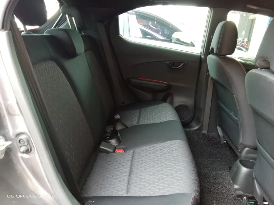 Foto Mobil Bekas Kabin Belakang Honda Brio 1.2 RS tahun 2021
