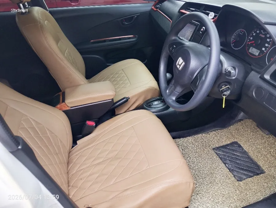 Foto Mobil Bekas Kabin Depan Honda Brio 1.2 RS tahun 2021