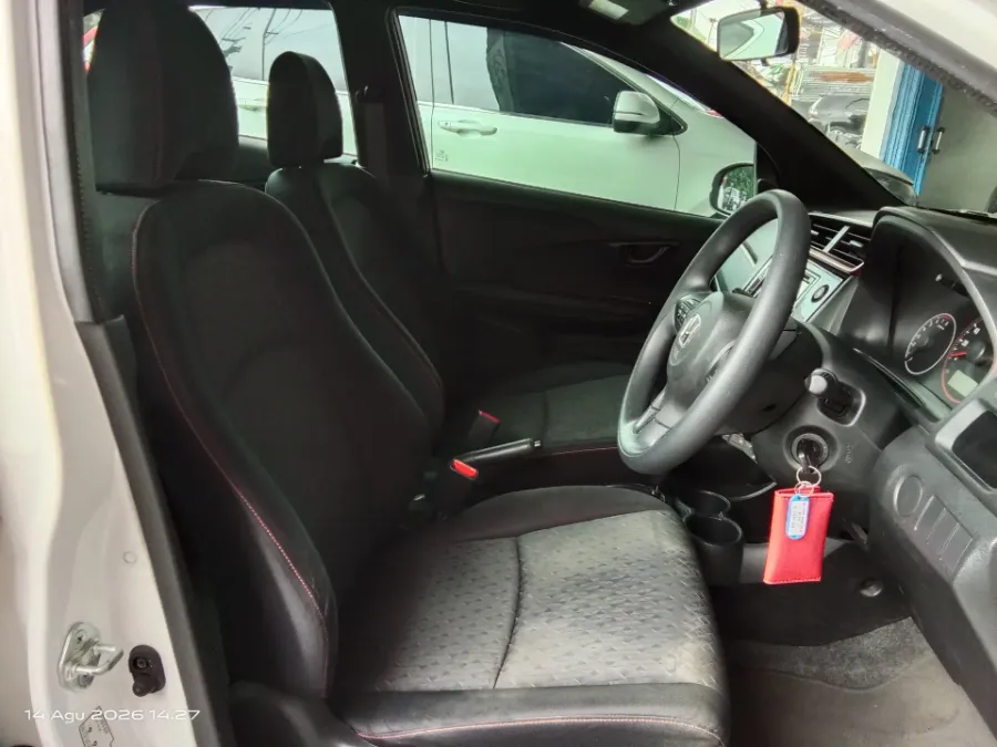 Foto Mobil Bekas Kabin Depan Honda Brio 1.2 RS tahun 2021