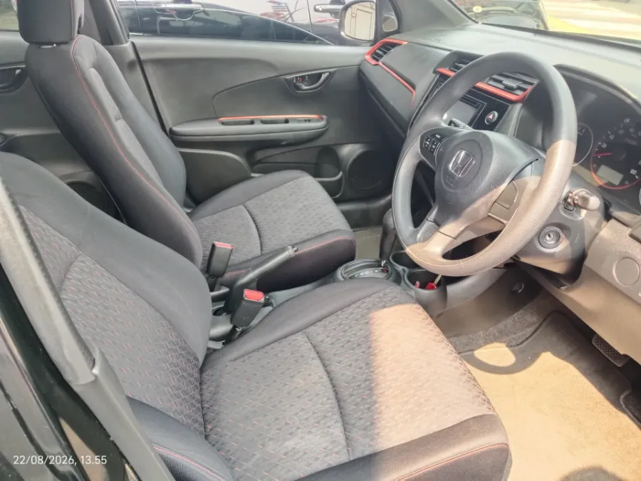Foto Mobil Bekas Kabin Depan Honda Brio 1.2 RS tahun 2021
