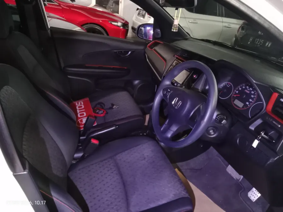 Foto Mobil Bekas Kabin Depan Honda Brio 1.2 RS tahun 2021