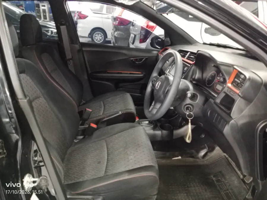 Foto Mobil Bekas Kabin Depan Honda Brio 1.2 RS tahun 2021