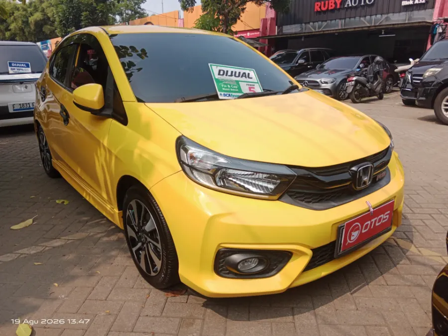 Foto Mobil Bekas Kanan Depan Honda Brio 1.2 RS tahun 2021