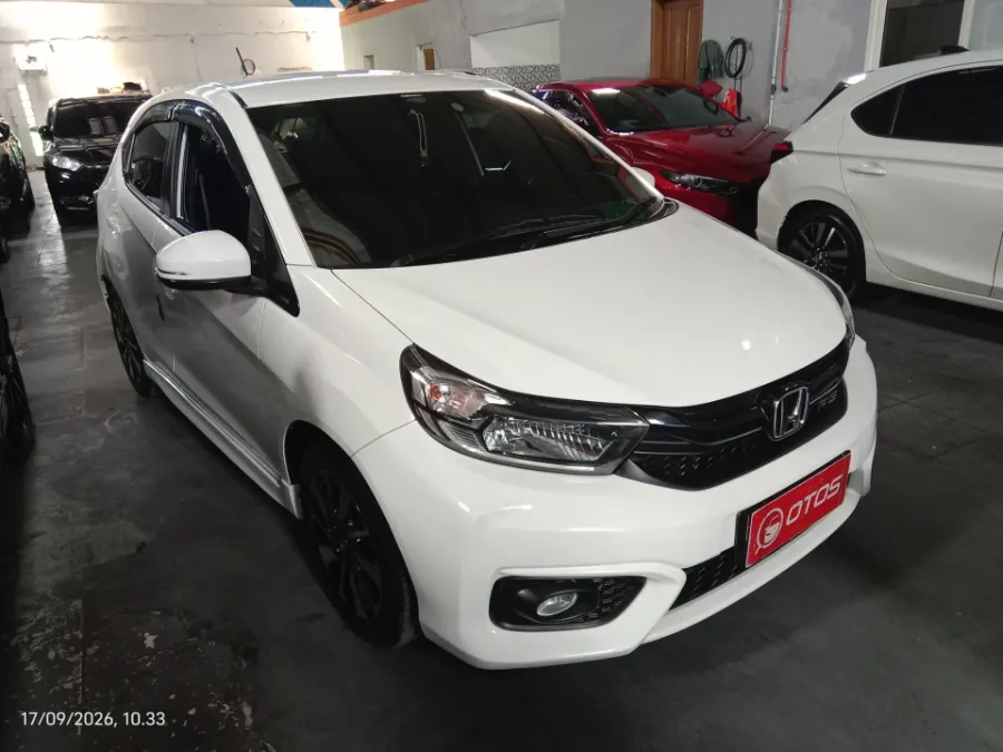 Foto Mobil Bekas Kanan Depan Honda Brio 1.2 RS tahun 2021