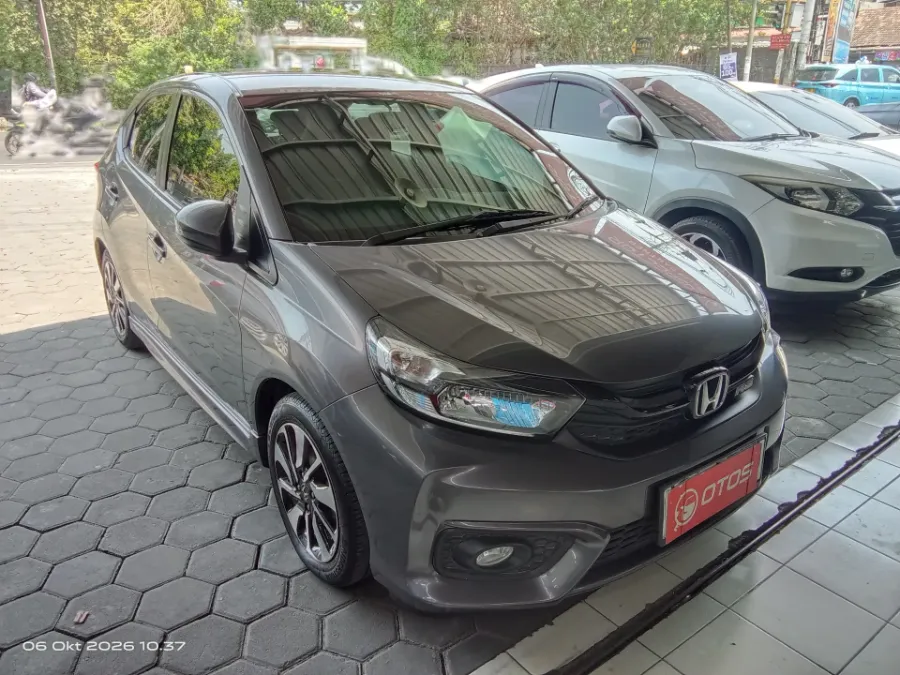 Foto Mobil Bekas Kanan Depan Honda Brio 1.2 RS tahun 2021