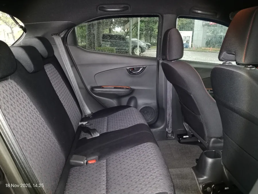 Foto Mobil Bekas Kabin Belakang Honda Brio 1.2 RS tahun 2022