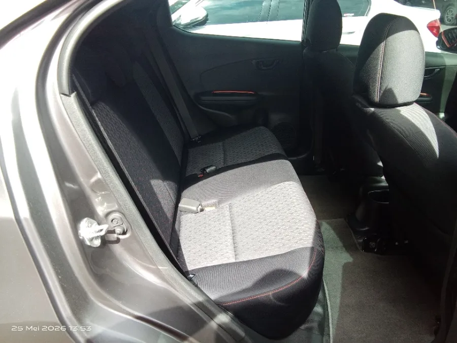 Foto Mobil Bekas Kabin Belakang Honda Brio 1.2 RS tahun 2022