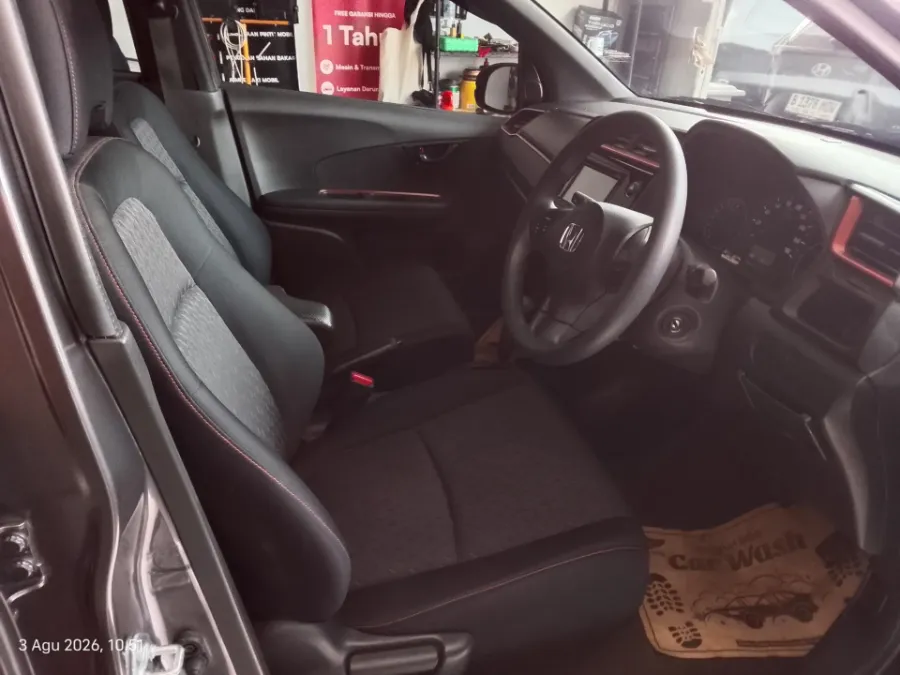 Foto Mobil Bekas Kabin Depan Honda Brio 1.2 RS tahun 2022