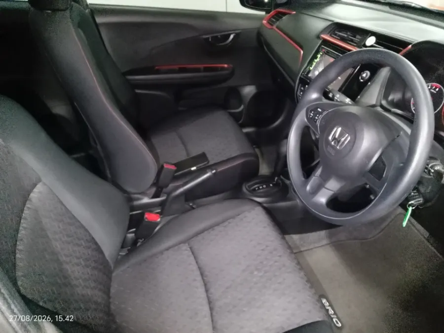 Foto Mobil Bekas Kabin Depan Honda Brio 1.2 RS tahun 2022