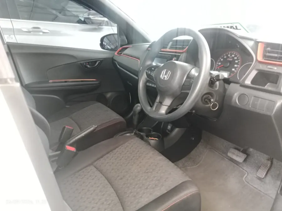 Foto Mobil Bekas Kabin Depan Honda Brio 1.2 RS tahun 2022