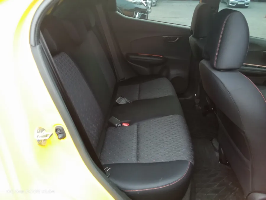Foto Mobil Bekas Kabin Belakang Honda Brio 1.2 RS tahun 2023