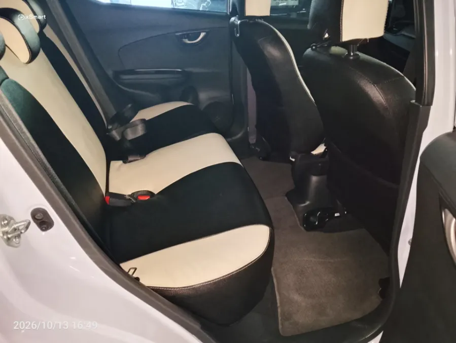 Foto Mobil Bekas Kabin Belakang Honda Brio 1.2 RS tahun 2023
