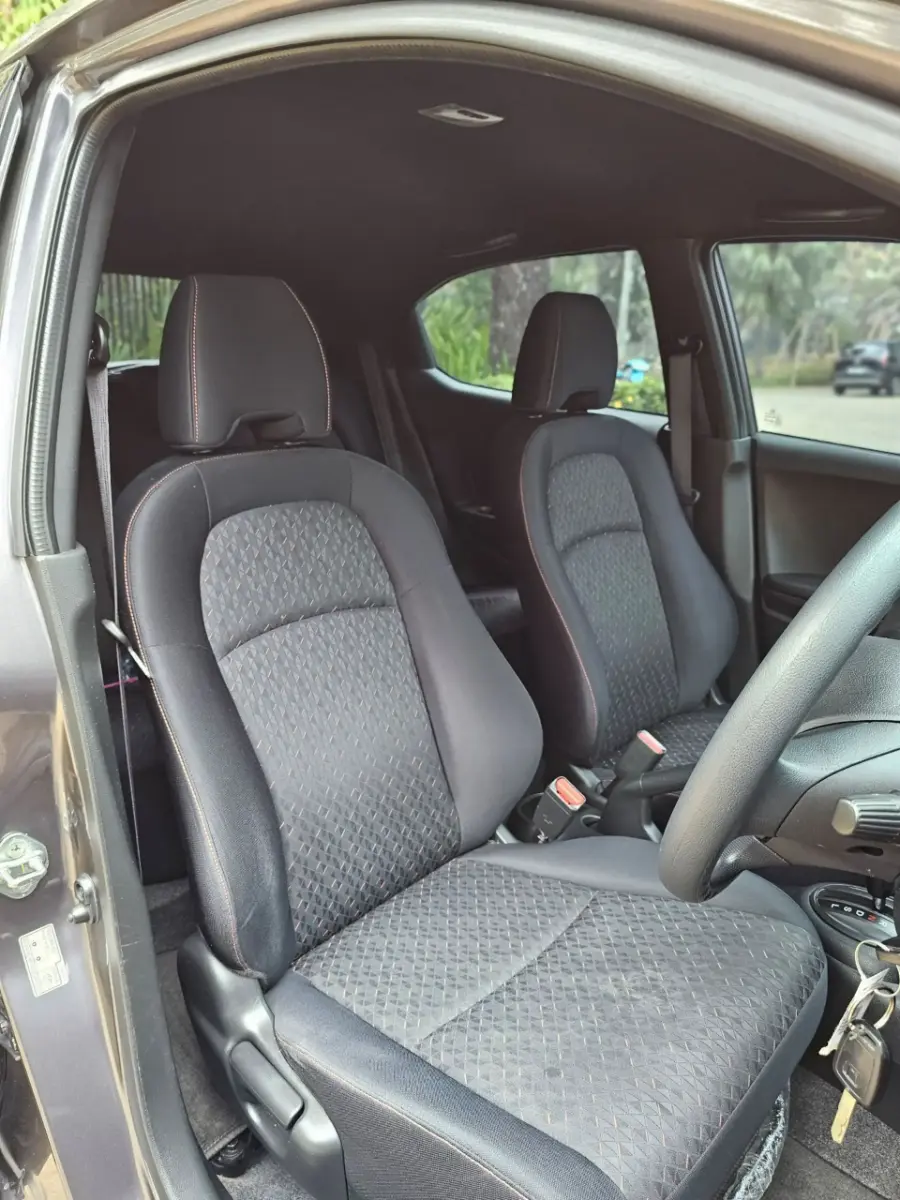 Foto Mobil Bekas Kabin Depan Honda Brio 1.2 RS tahun 2023
