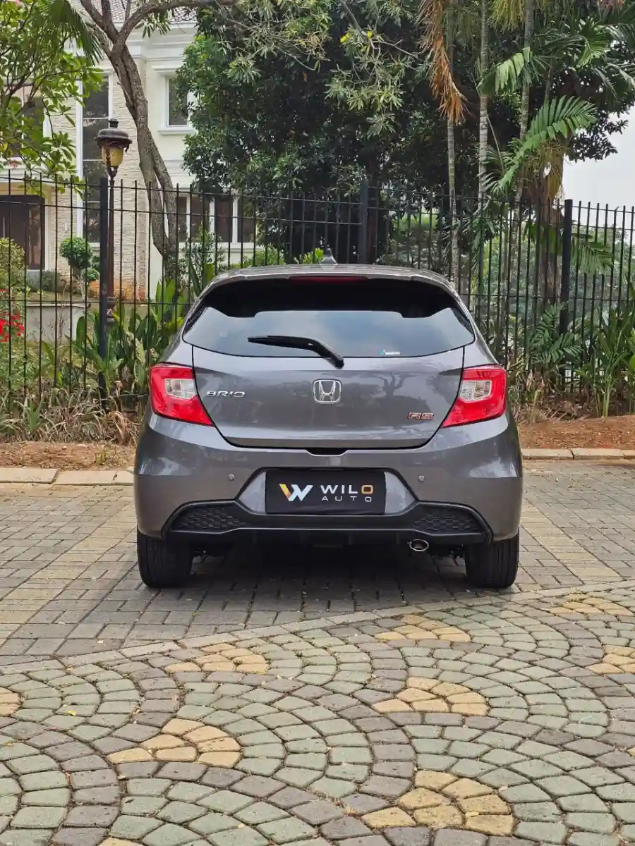 Foto Mobil Bekas Tampak Belakang Honda Brio 1.2 RS tahun 2023
