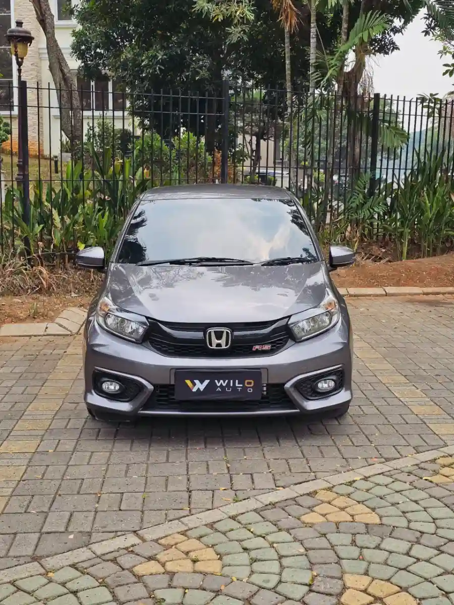 Foto Mobil Bekas Tampak Depan Honda Brio 1.2 RS tahun 2023