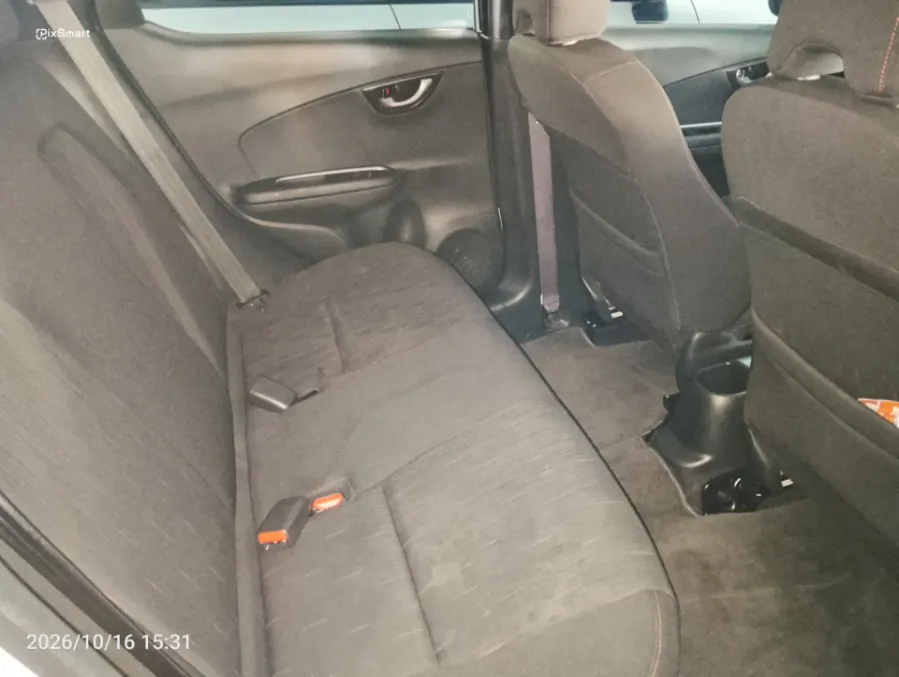Foto Mobil Bekas Kabin Belakang Honda Brio 1.2 RS tahun 2024