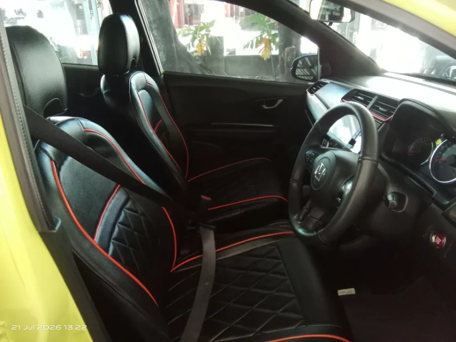 Foto Mobil Bekas Kabin Depan Honda Brio 1.2 RS tahun 2024