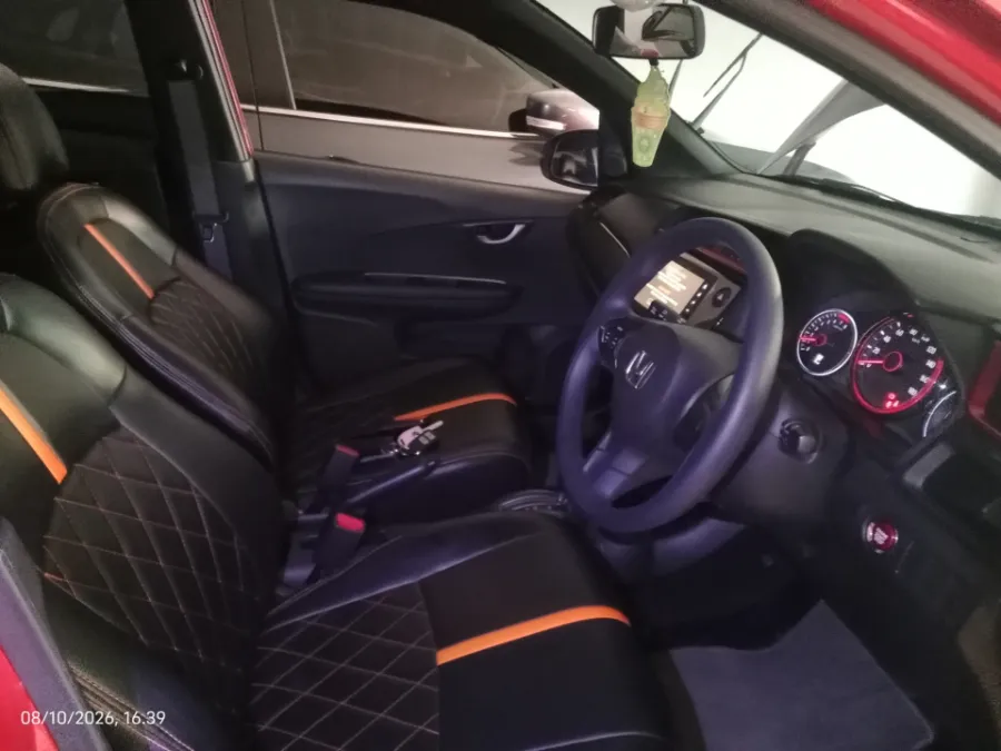 Foto Mobil Bekas Kabin Depan Honda Brio 1.2 RS tahun 2024