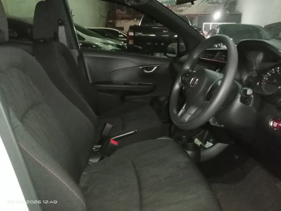 Foto Mobil Bekas Kabin Depan Honda Brio 1.2 RS tahun 2025