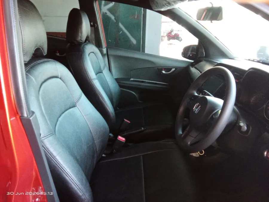 Foto Mobil Bekas Kabin Depan Honda Brio 1.2 RS tahun 2025
