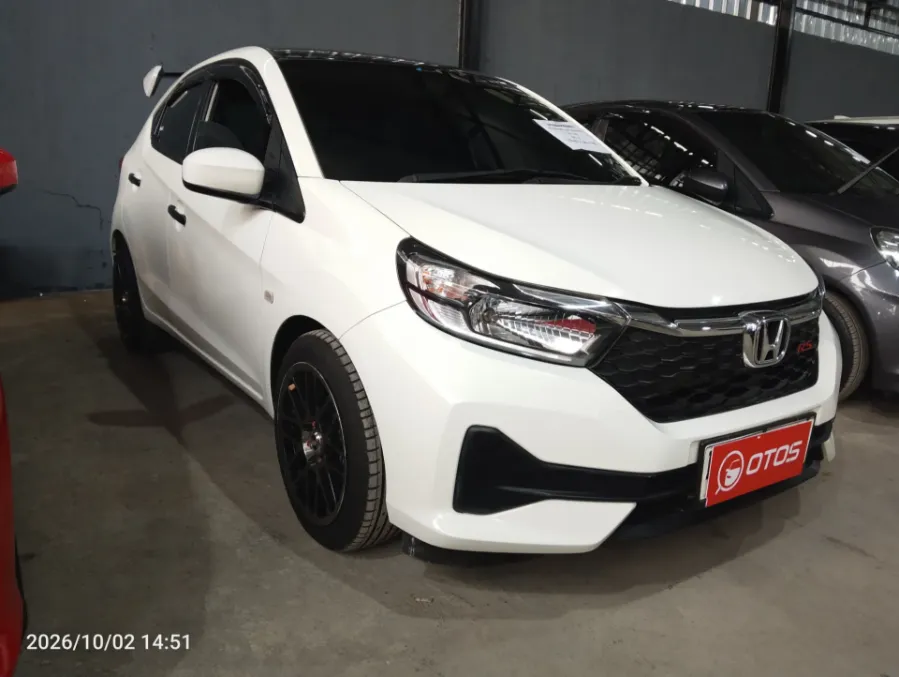 Foto Mobil Bekas Kanan Depan Honda Brio 1.2 S tahun 2023