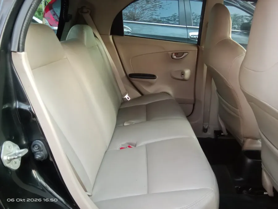 Foto Mobil Bekas Kabin Belakang Honda Brio 1.2 Satya E tahun 2016