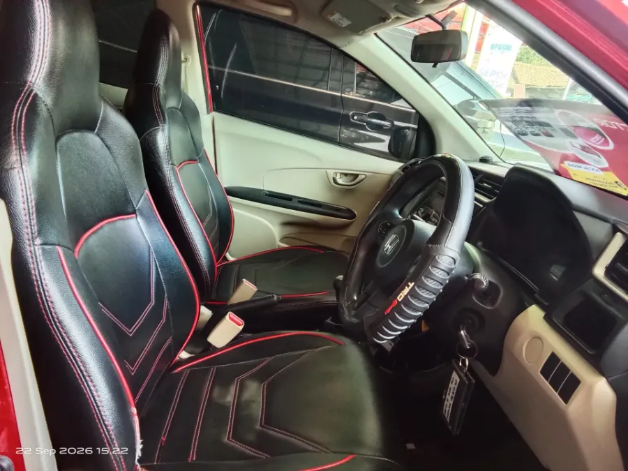 Foto Mobil Bekas Kabin Depan Honda Brio 1.2 Satya E tahun 2016