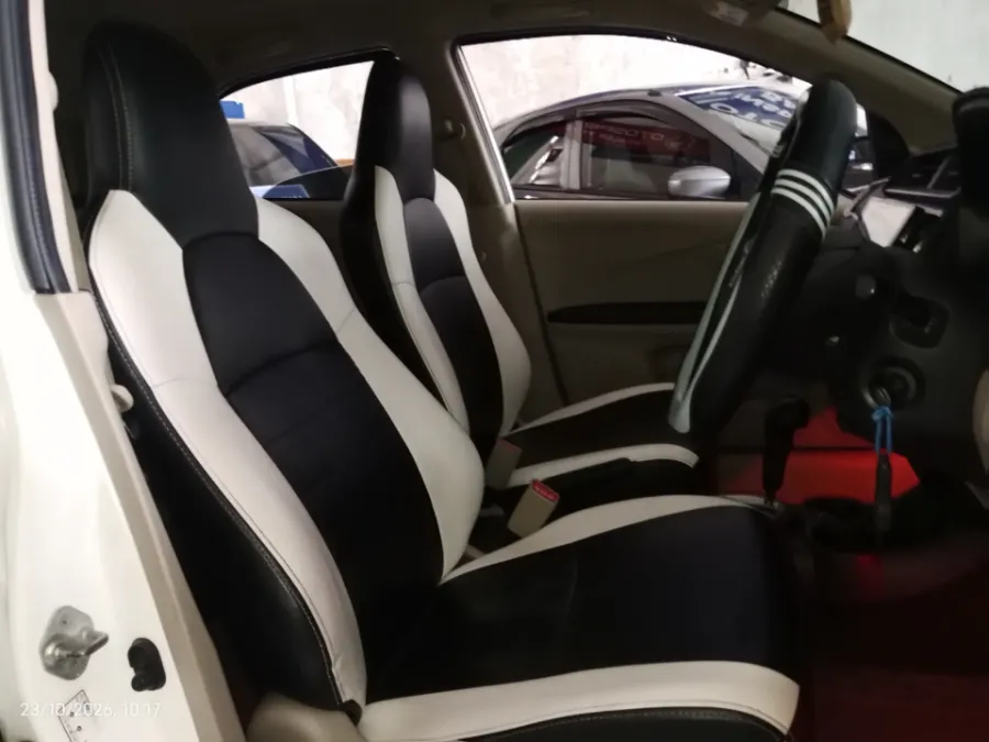 Foto Mobil Bekas Kabin Depan Honda Brio 1.2 Satya E tahun 2016