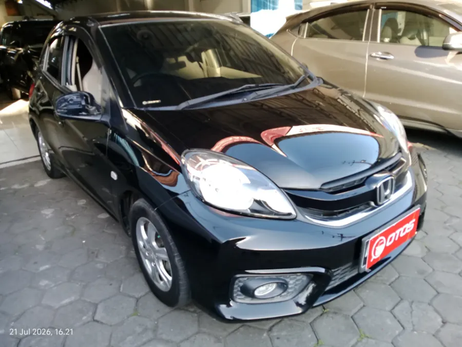 Foto Mobil Bekas Kanan Depan Honda Brio 1.2 Satya E tahun 2016