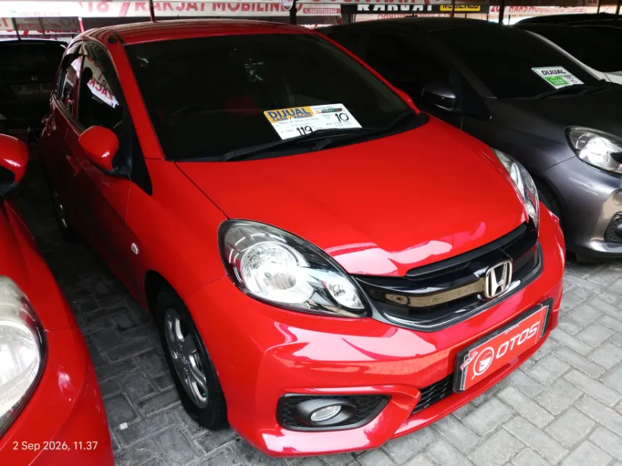 Foto Mobil Bekas Kanan Depan Honda Brio 1.2 Satya E tahun 2016