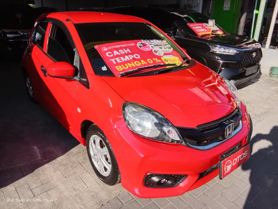 Foto Mobil Bekas Kanan Depan Honda Brio 1.2 Satya E tahun 2016