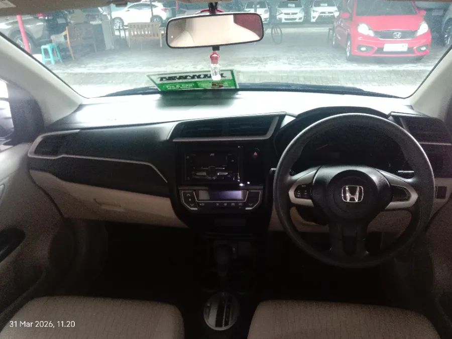 Foto Mobil Bekas Dashboard Honda Brio 1.2 Satya E tahun 2017