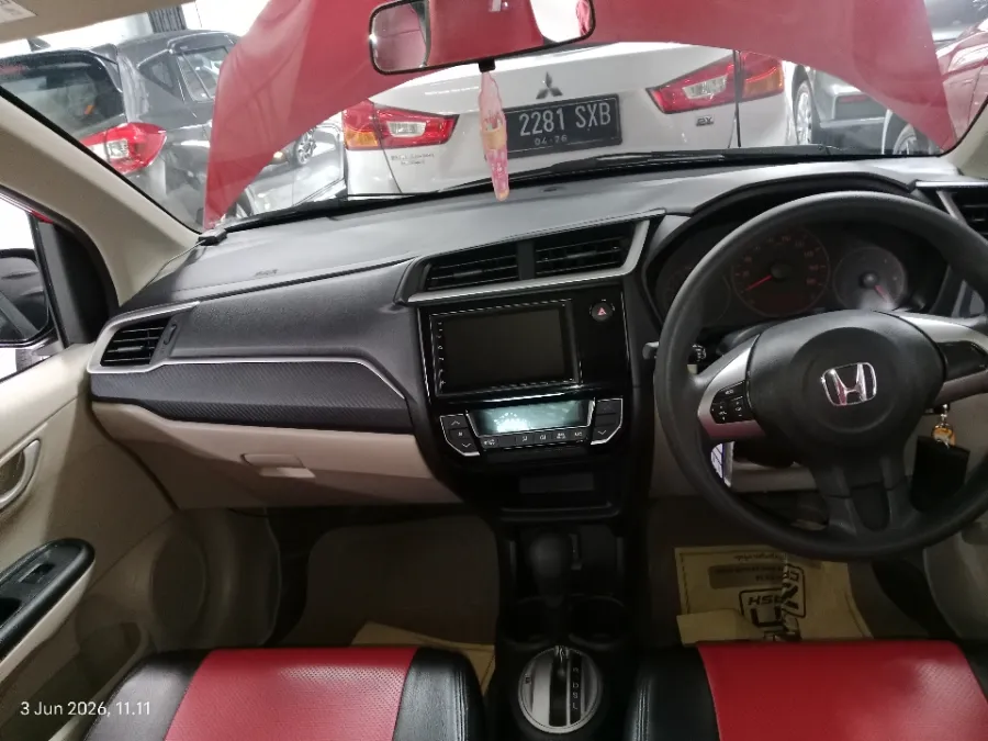Foto Mobil Bekas Dashboard Honda Brio 1.2 Satya E tahun 2017