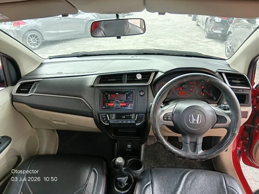 Foto Mobil Bekas Dashboard Honda Brio 1.2 Satya E tahun 2017