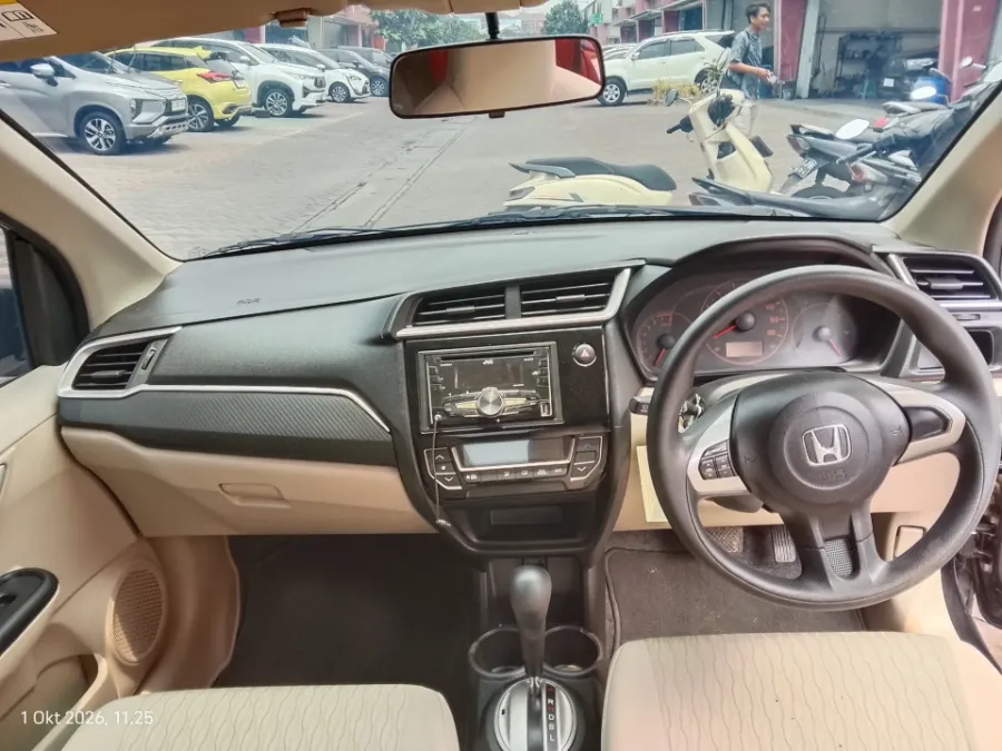 Foto Mobil Bekas Dashboard Honda Brio 1.2 Satya E tahun 2017