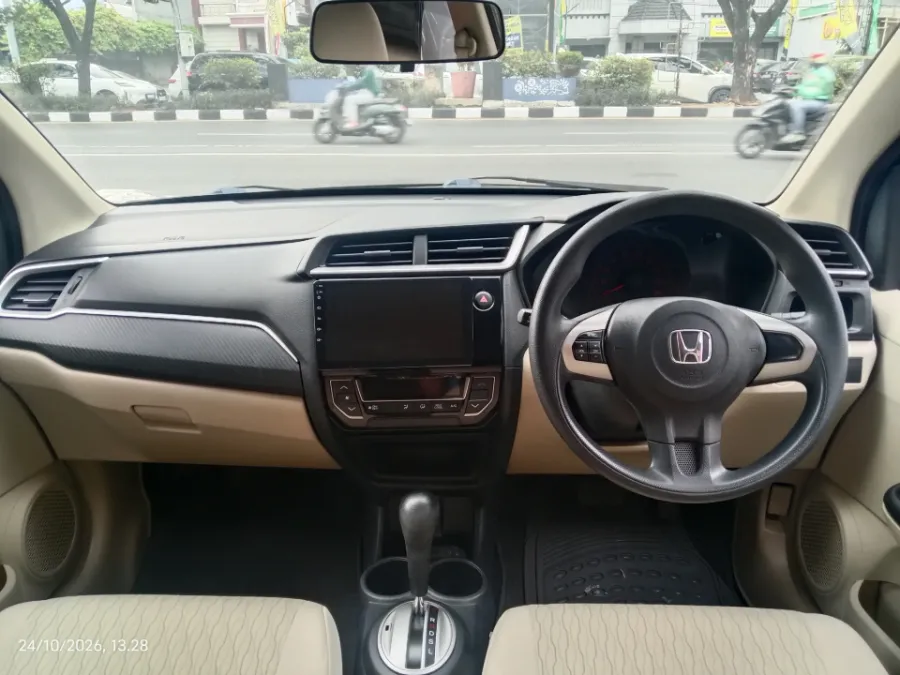 Foto Mobil Bekas Dashboard Honda Brio 1.2 Satya E tahun 2017