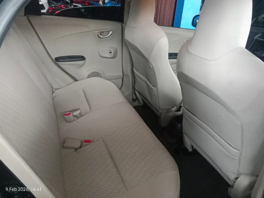 Foto Mobil Bekas Kabin Belakang Honda Brio 1.2 Satya E tahun 2017