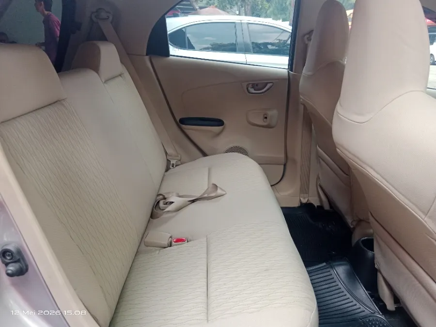 Foto Mobil Bekas Kabin Belakang Honda Brio 1.2 Satya E tahun 2017