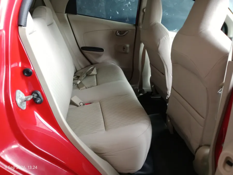 Foto Mobil Bekas Kabin Belakang Honda Brio 1.2 Satya E tahun 2017