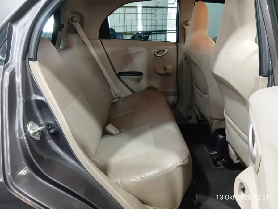 Foto Mobil Bekas Kabin Belakang Honda Brio 1.2 Satya E tahun 2017