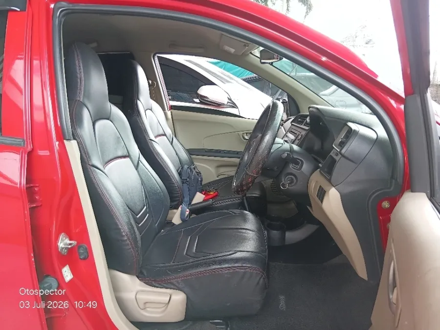 Foto Mobil Bekas Kabin Depan Honda Brio 1.2 Satya E tahun 2017