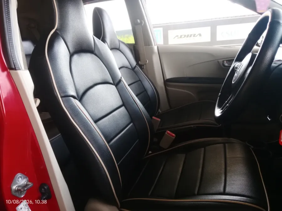 Foto Mobil Bekas Kabin Depan Honda Brio 1.2 Satya E tahun 2017