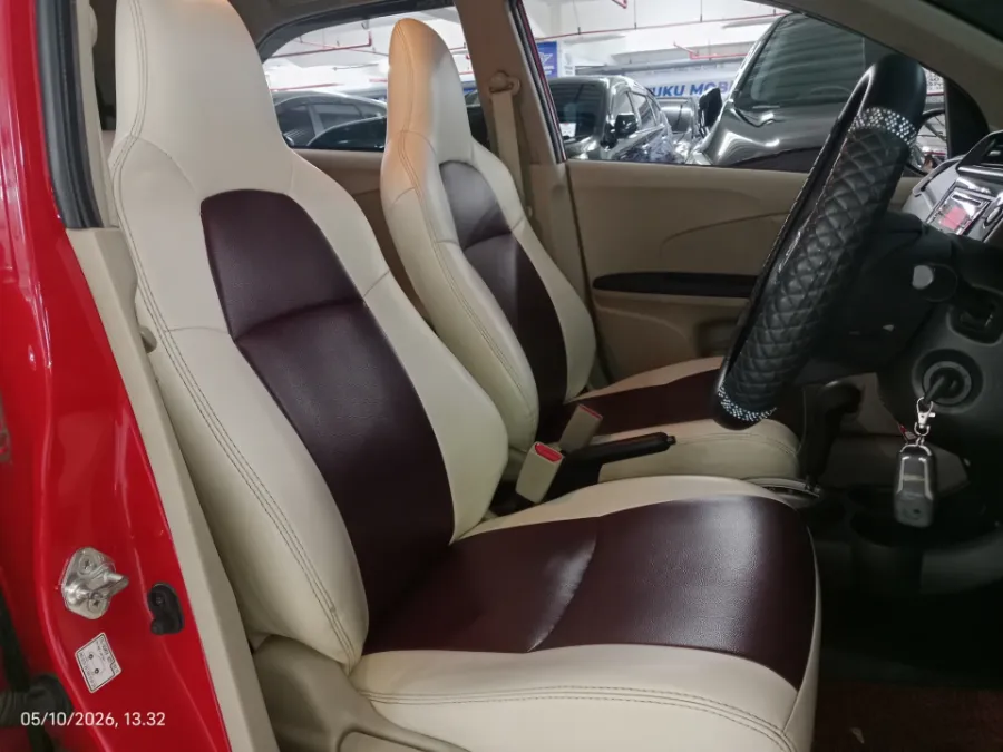 Foto Mobil Bekas Kabin Depan Honda Brio 1.2 Satya E tahun 2017