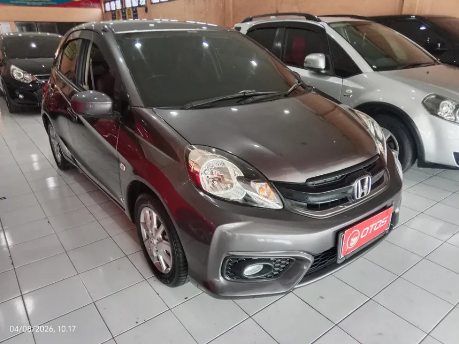 Foto Mobil Bekas Kanan Depan Honda Brio 1.2 Satya E tahun 2017