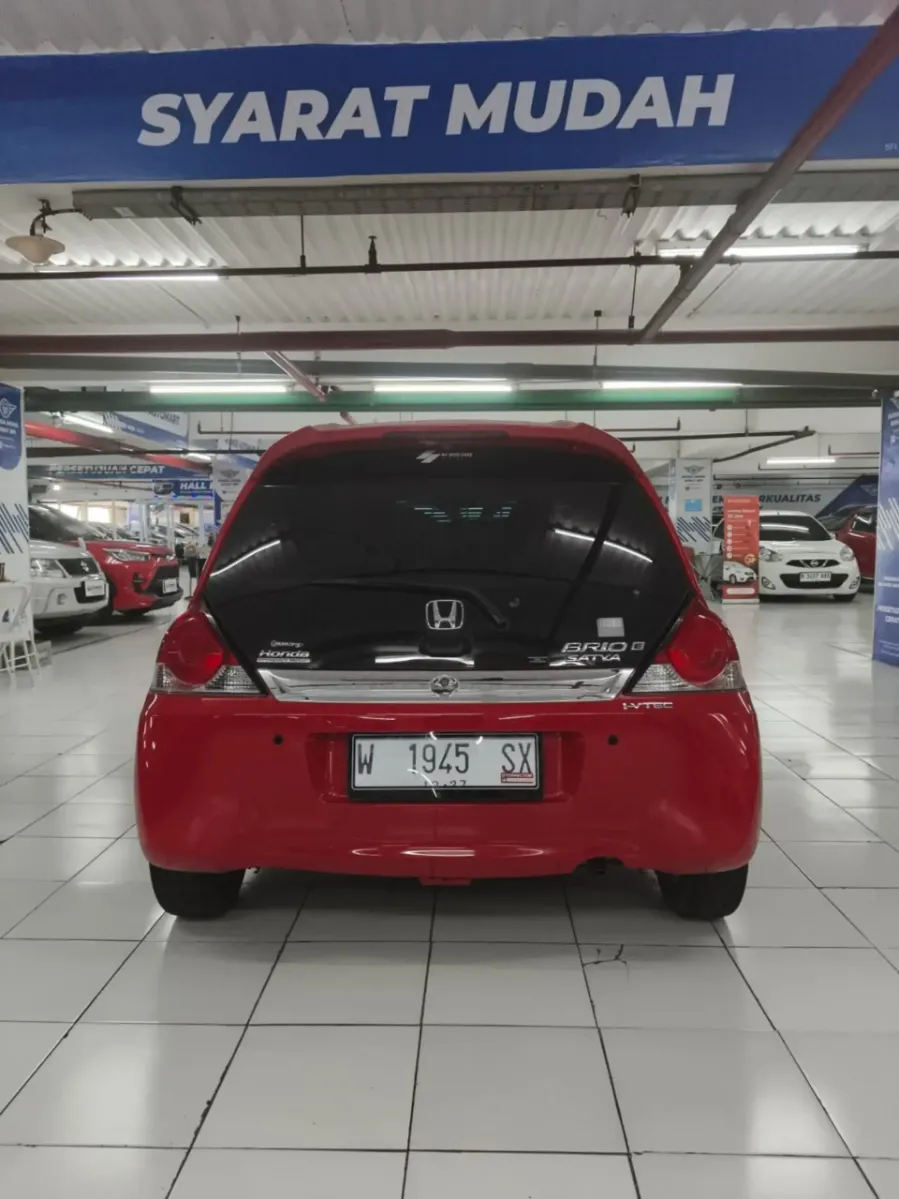 Foto Mobil Bekas Tampak Belakang Honda Brio 1.2 Satya E tahun 2017