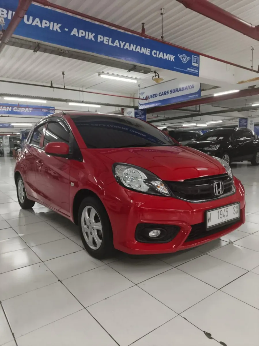 Foto Mobil Bekas Tampak Samping Honda Brio 1.2 Satya E tahun 2017