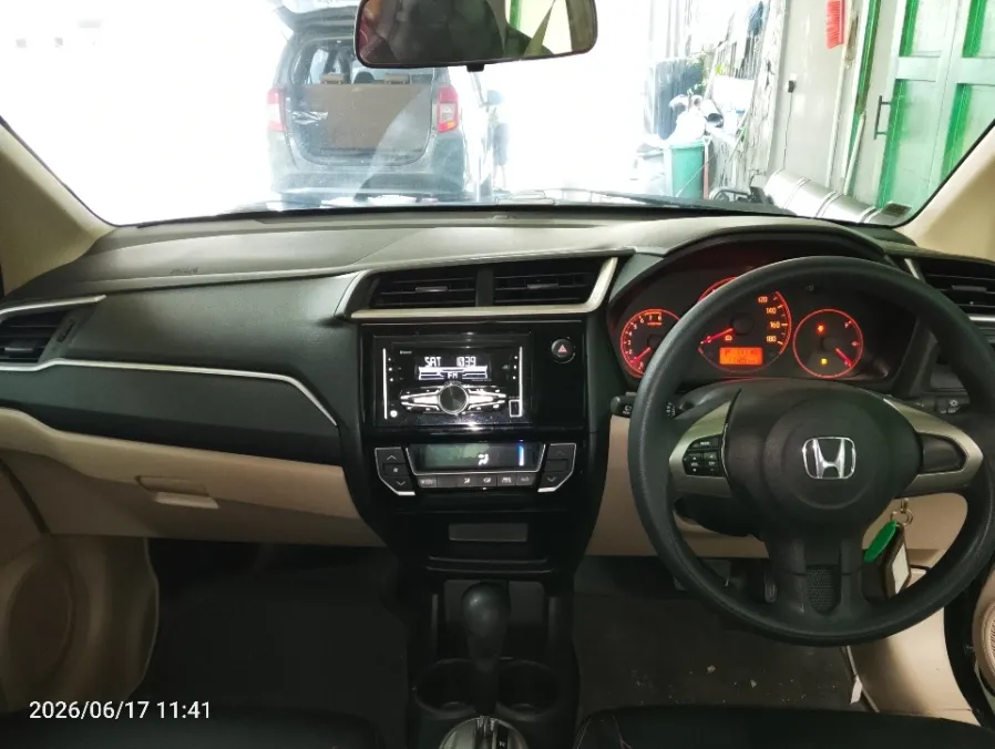 Foto Mobil Bekas Dashboard Honda Brio 1.2 Satya E tahun 2018