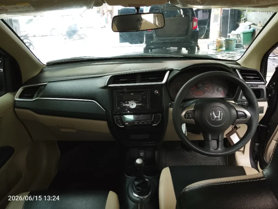 Foto Mobil Bekas Dashboard Honda Brio 1.2 Satya E tahun 2018
