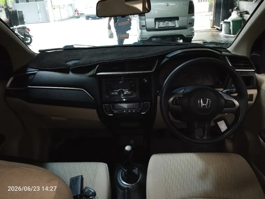 Foto Mobil Bekas Dashboard Honda Brio 1.2 Satya E tahun 2018